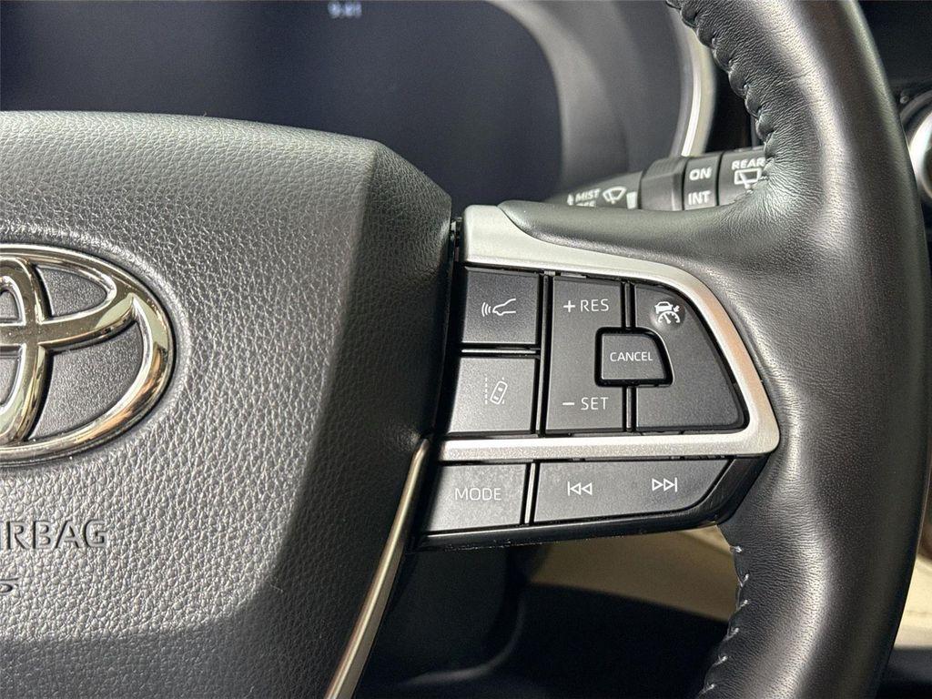 used 2023 Toyota Highlander car, priced at $34,000