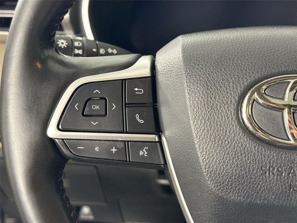 used 2023 Toyota Highlander car, priced at $34,000