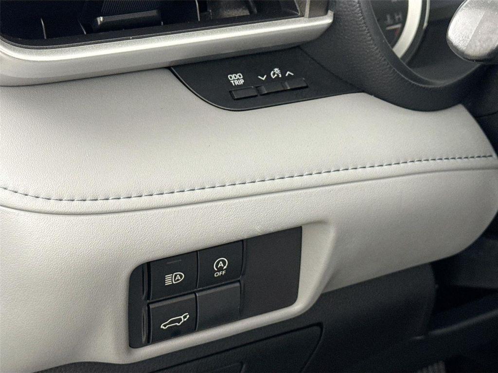 used 2023 Toyota Highlander car, priced at $33,000