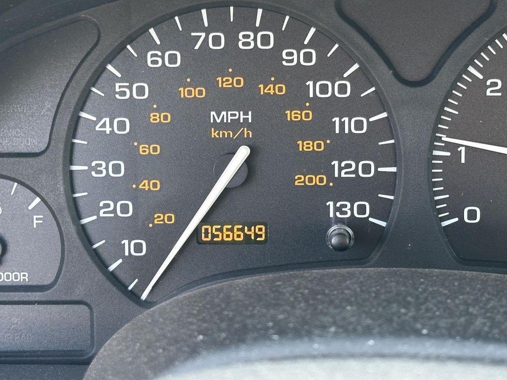 used 2001 Saturn SL car, priced at $8,500