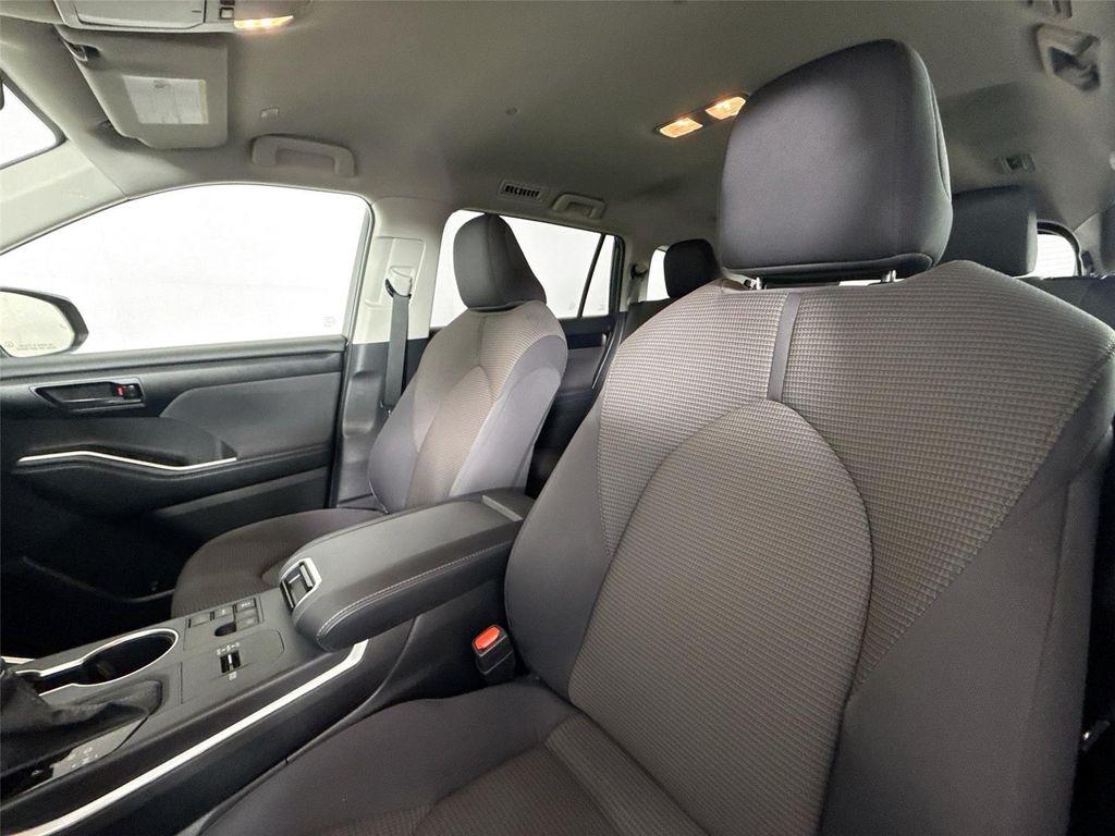 used 2025 Toyota Highlander car, priced at $38,000