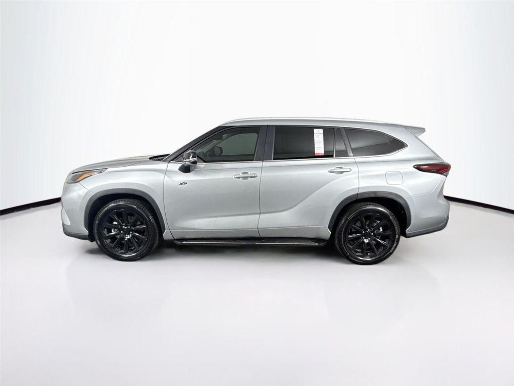 used 2024 Toyota Highlander Hybrid car, priced at $44,500