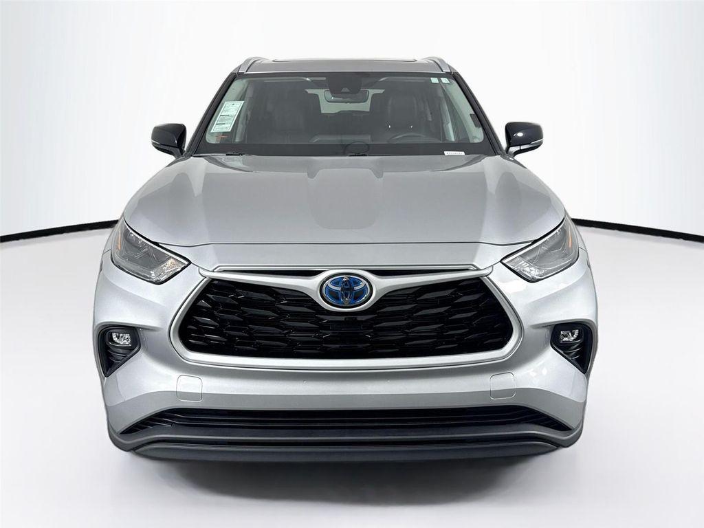 used 2024 Toyota Highlander Hybrid car, priced at $44,500