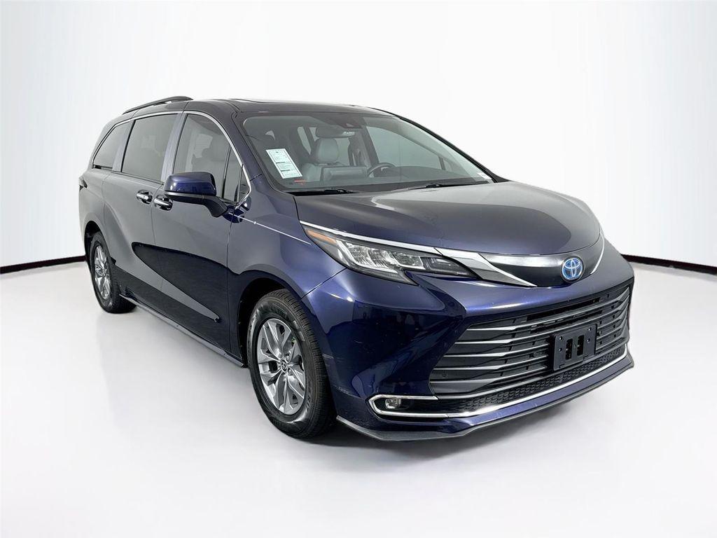used 2022 Toyota Sienna car, priced at $36,500