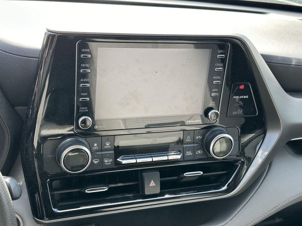 used 2021 Toyota Highlander car, priced at $22,000