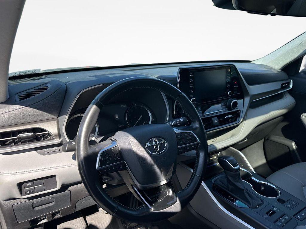 used 2020 Toyota Highlander car, priced at $27,700