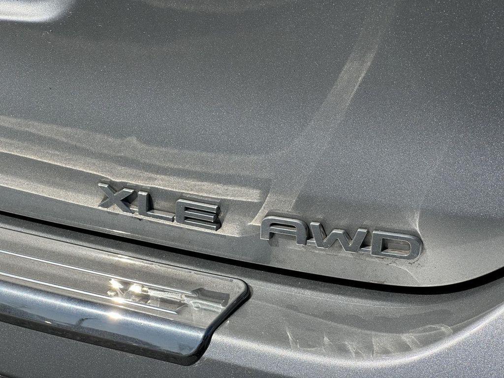 used 2020 Toyota Highlander car, priced at $27,700