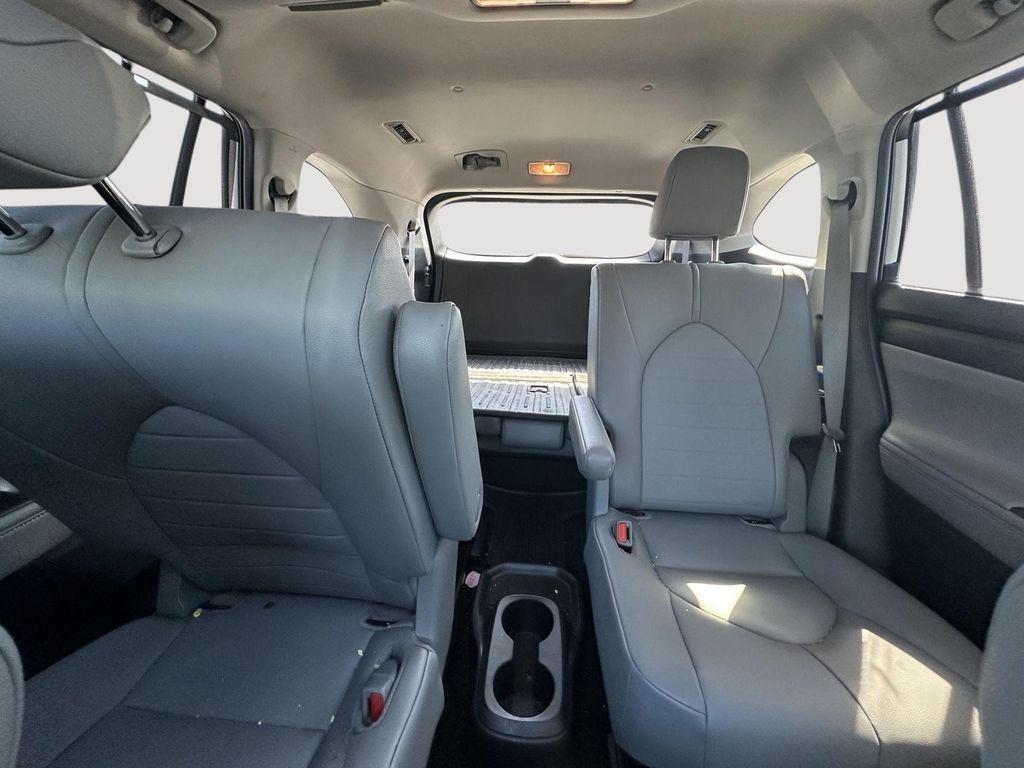 used 2020 Toyota Highlander car, priced at $27,700