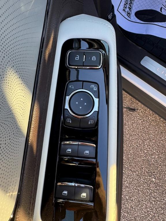 used 2023 Lincoln Aviator car