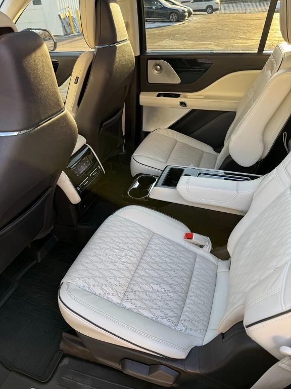used 2023 Lincoln Aviator car