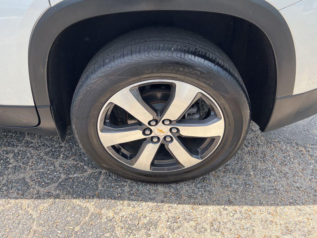 used 2022 Chevrolet Traverse car, priced at $23,000