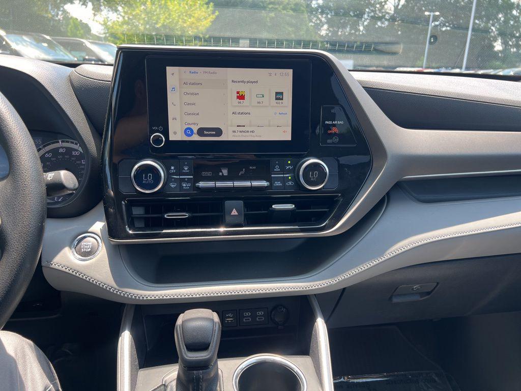 used 2023 Toyota Highlander car, priced at $28,218