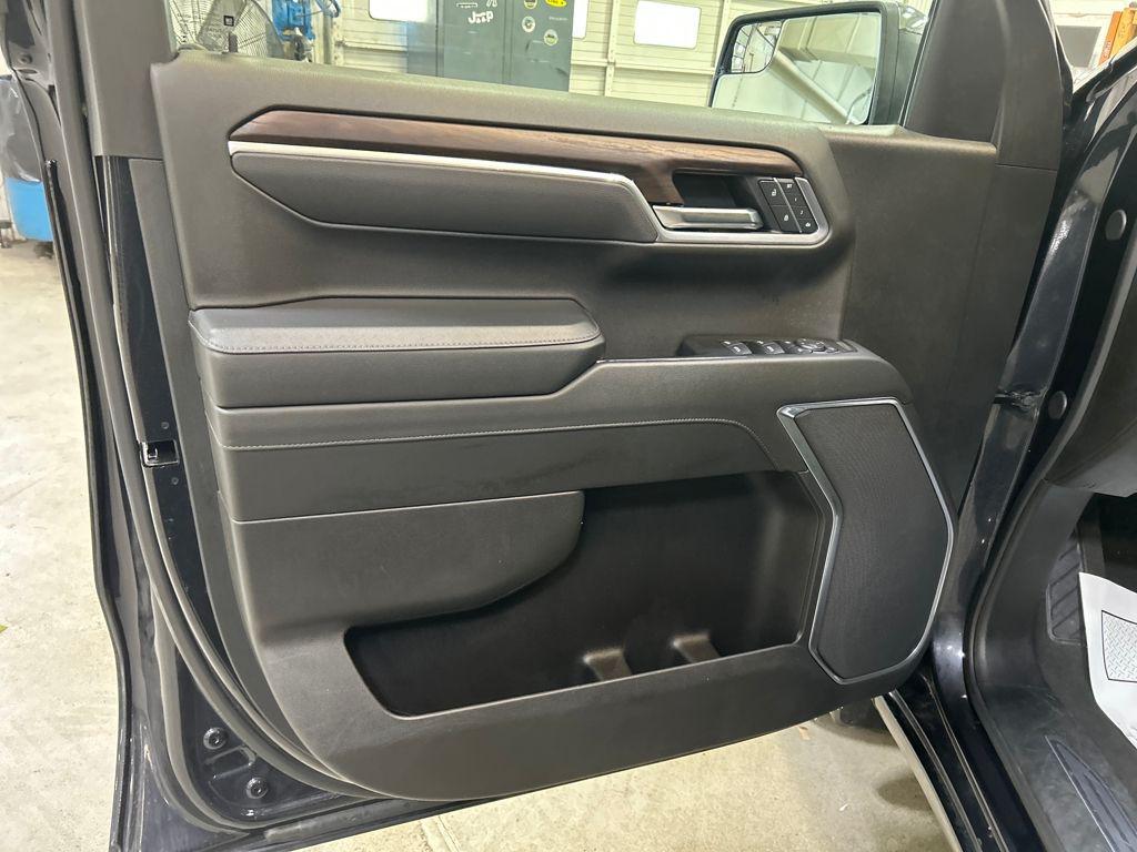 used 2025 GMC Sierra 1500 car, priced at $43,286