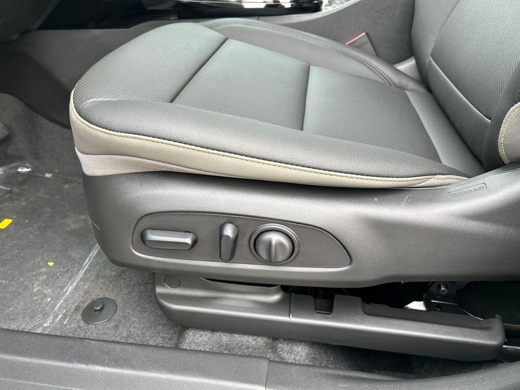 new 2026 Chevrolet Trax car, priced at $27,615