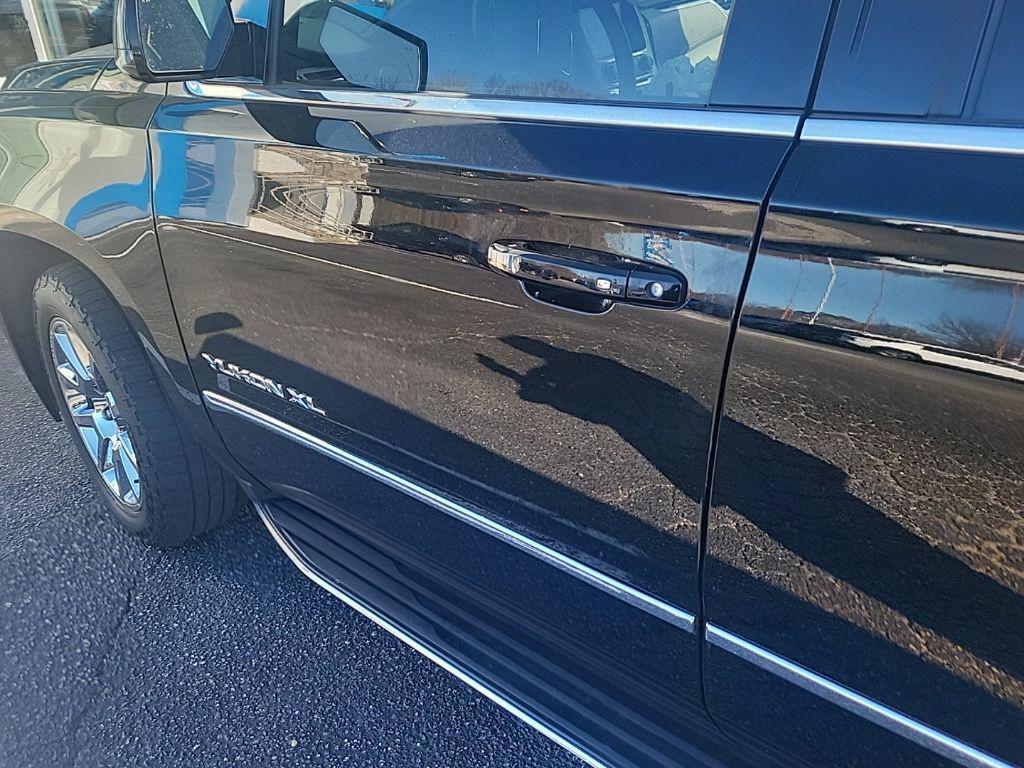 used 2018 GMC Yukon XL car, priced at $18,999