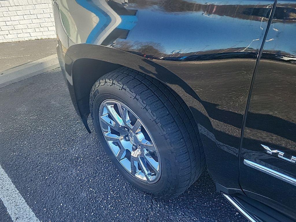 used 2018 GMC Yukon XL car, priced at $18,999