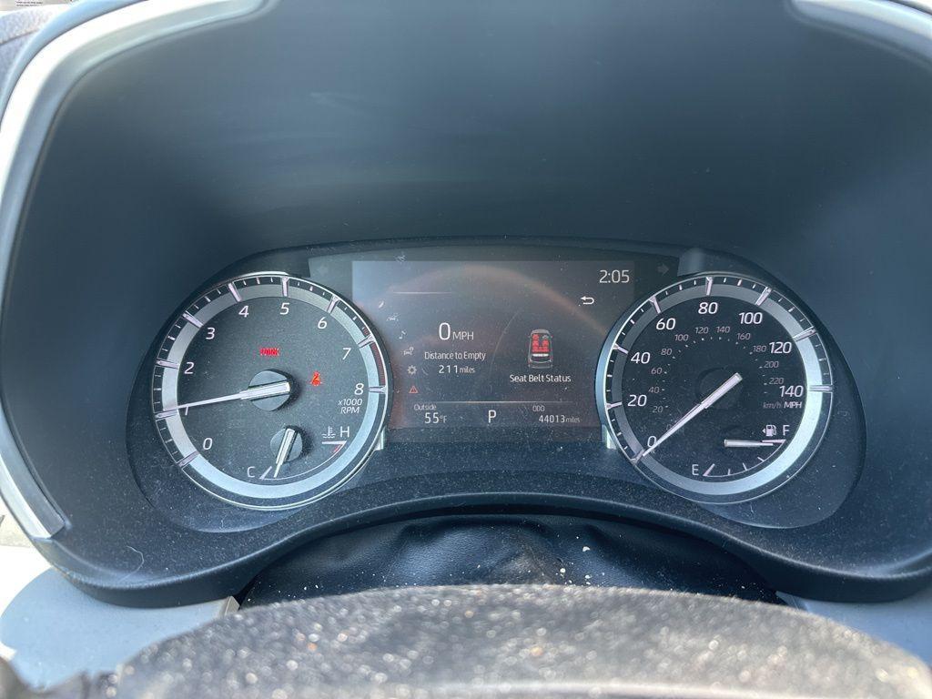 used 2022 Toyota Highlander car, priced at $34,499