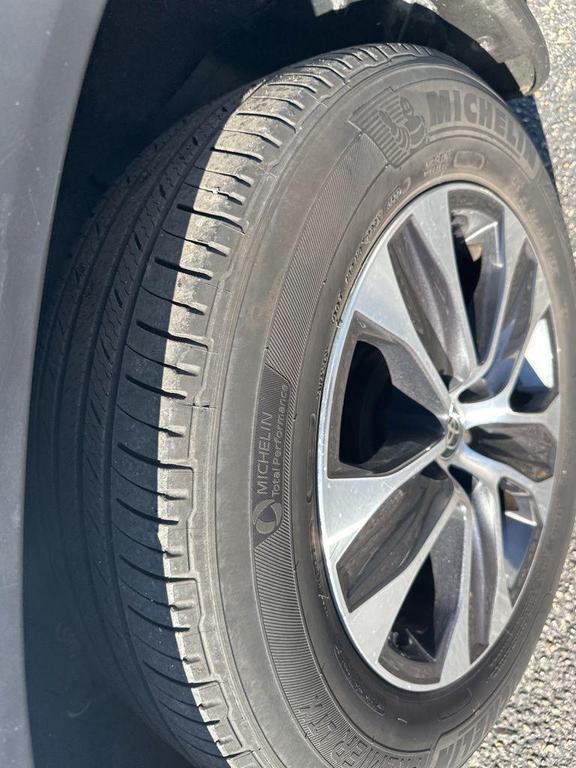 used 2022 Toyota Highlander car, priced at $34,499