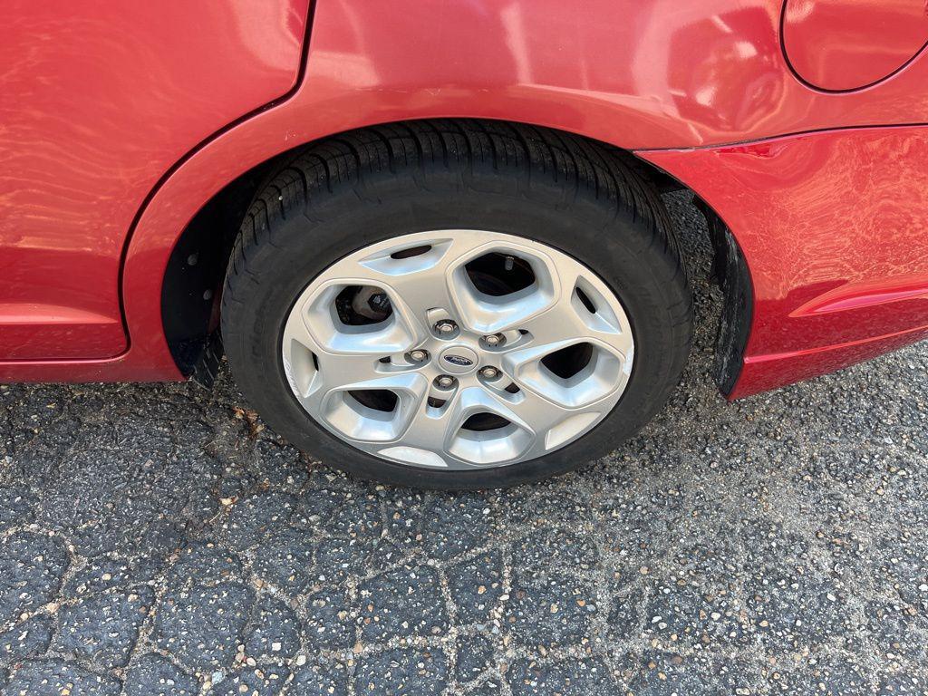 used 2010 Ford Fusion car, priced at $5,925