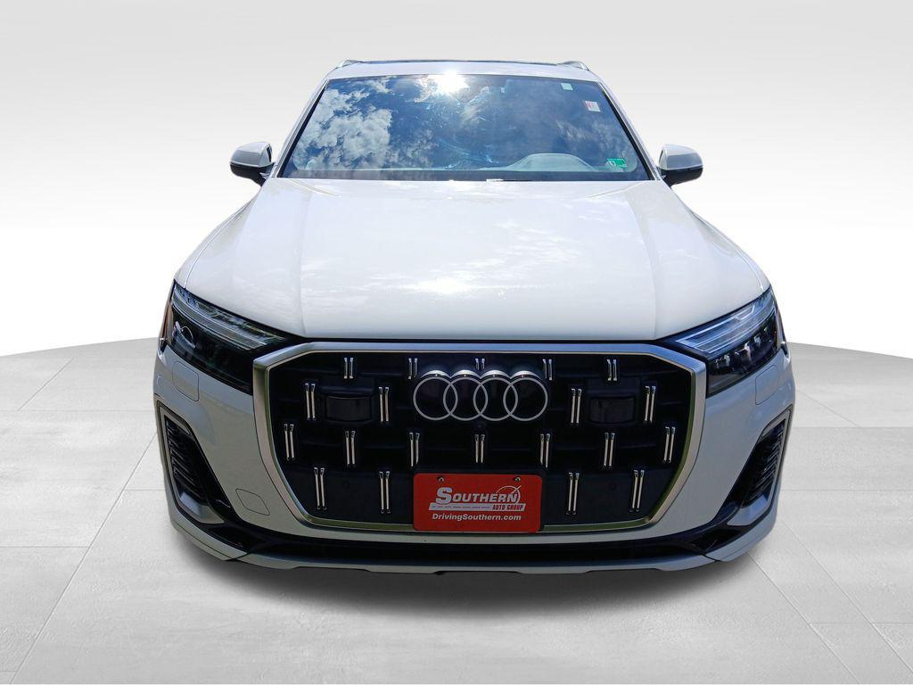 used 2025 Audi Q7 car, priced at $47,400