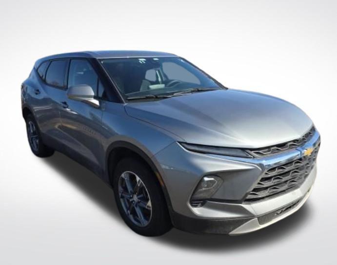 used 2025 Chevrolet Blazer car, priced at $26,999