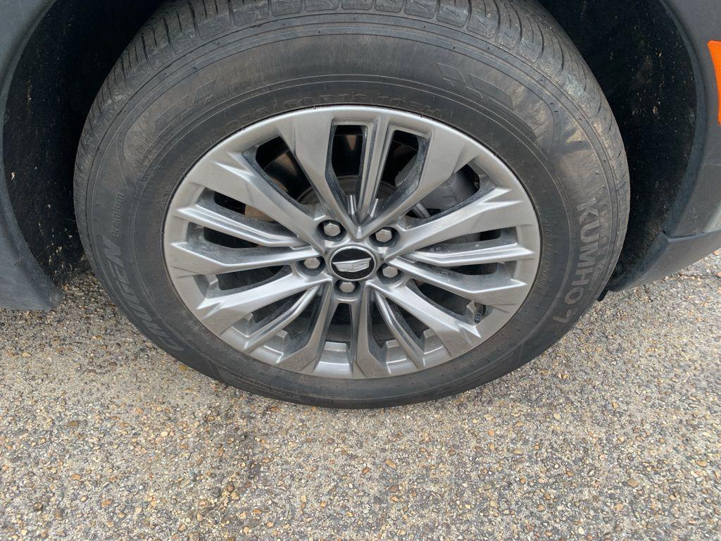used 2024 Cadillac XT4 car, priced at $26,000