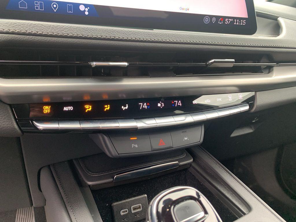 used 2024 Cadillac XT4 car, priced at $26,000