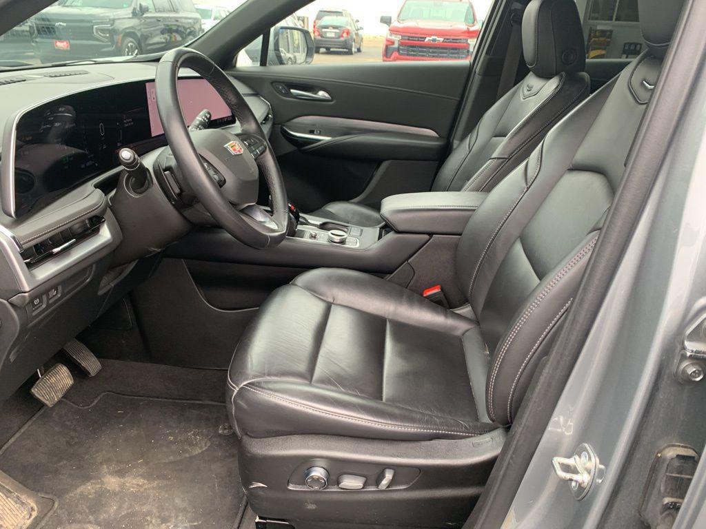 used 2024 Cadillac XT4 car, priced at $26,000