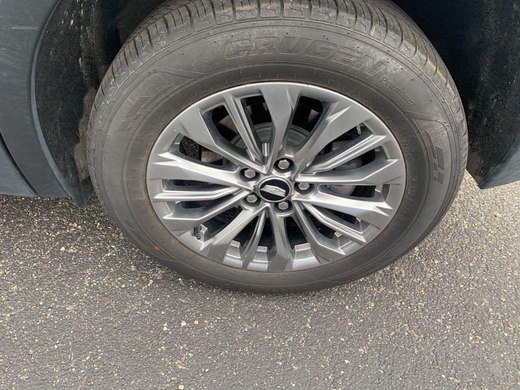 used 2024 Cadillac XT4 car, priced at $26,000