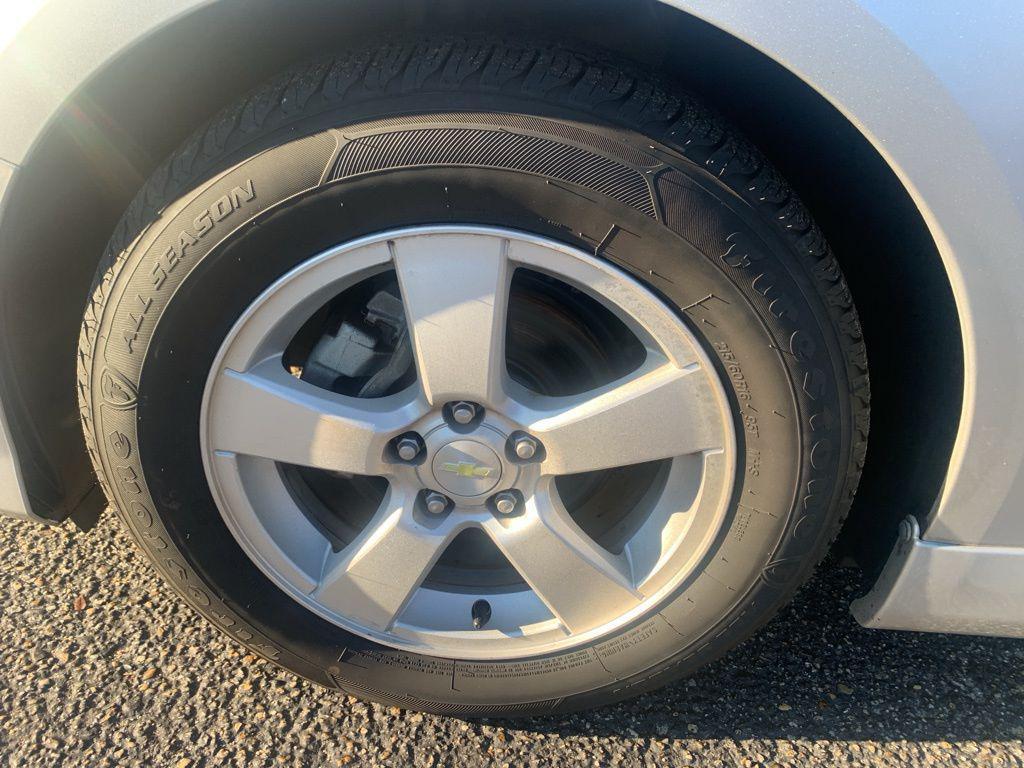 used 2014 Chevrolet Cruze car, priced at $6,500