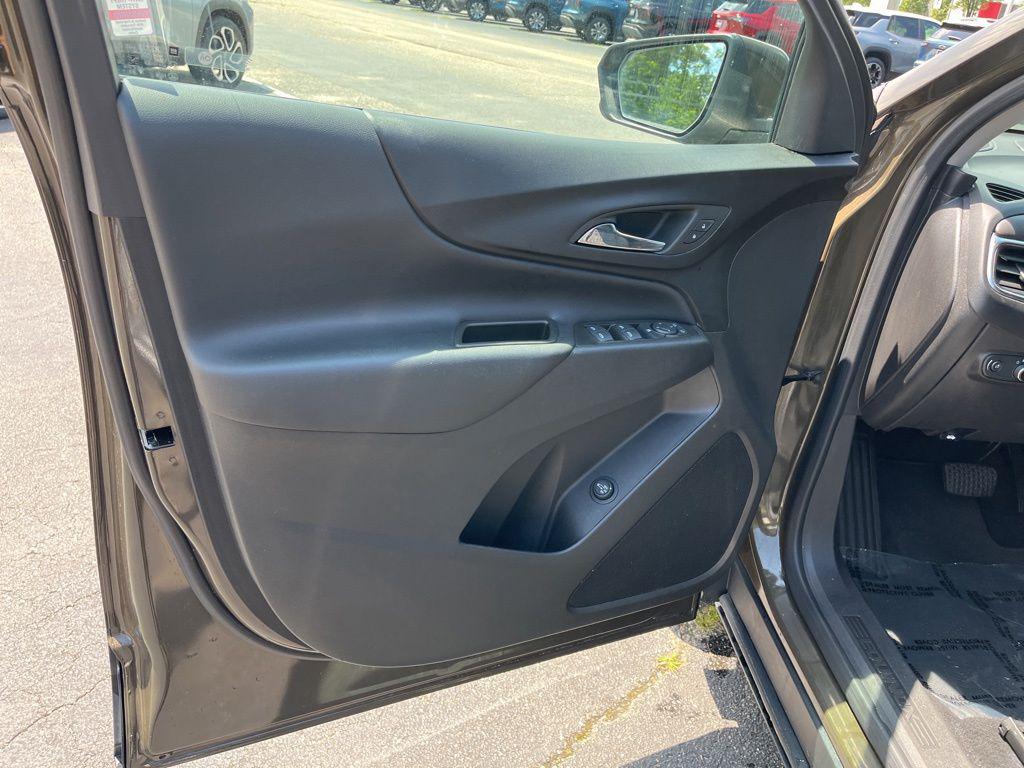 used 2023 Chevrolet Equinox car, priced at $22,000