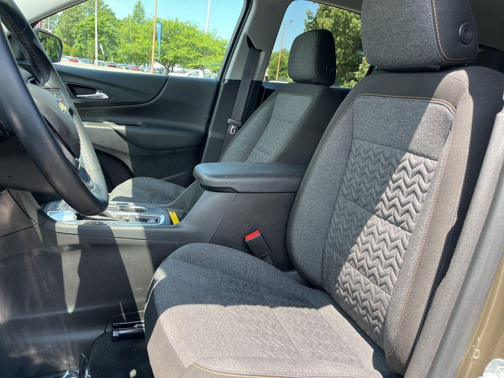 used 2023 Chevrolet Equinox car, priced at $22,000