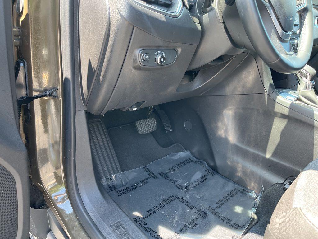 used 2023 Chevrolet Equinox car, priced at $22,000