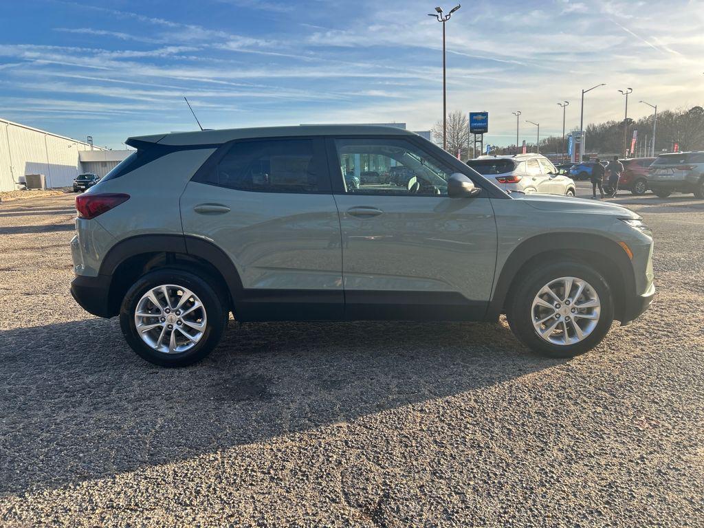 new 2026 Chevrolet TrailBlazer car, priced at $24,329