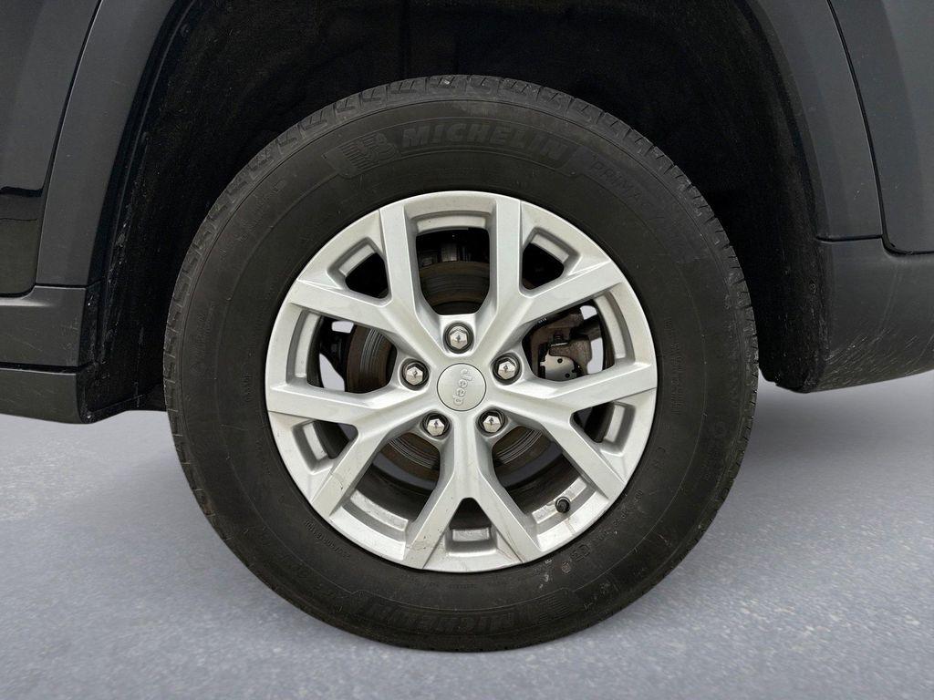 used 2023 Jeep Grand Cherokee car, priced at $33,800