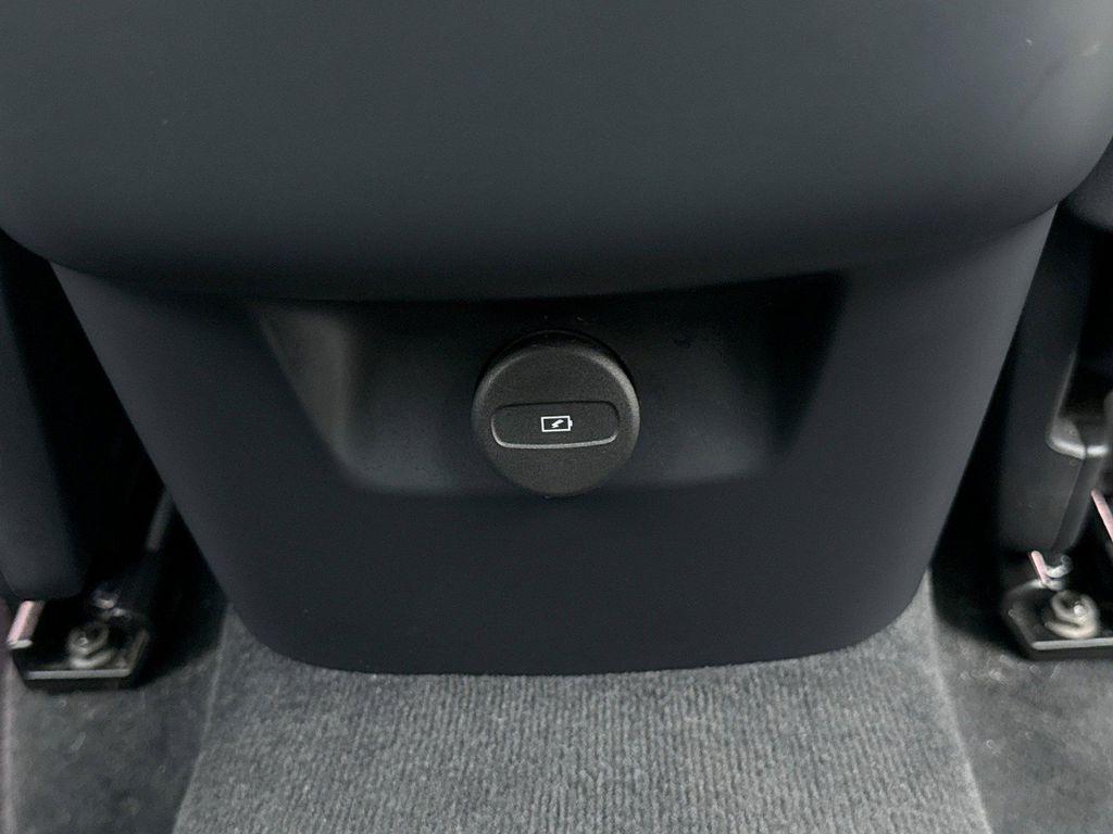 used 2023 Volvo XC60 car, priced at $33,999