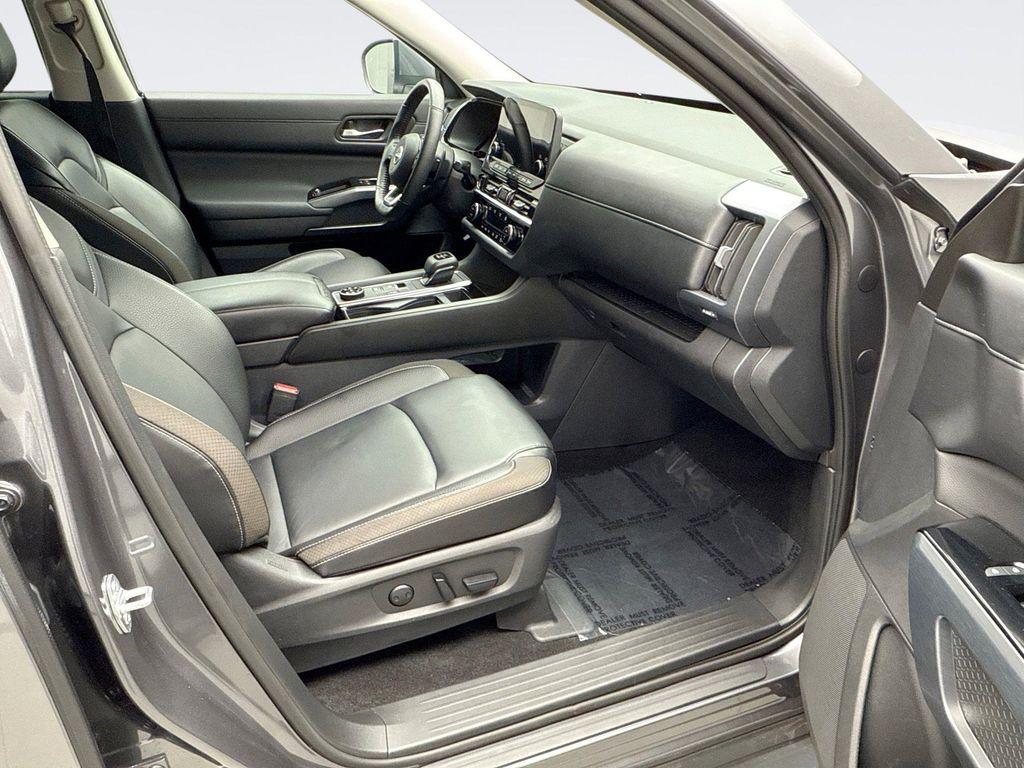 used 2024 Nissan Pathfinder car, priced at $34,798
