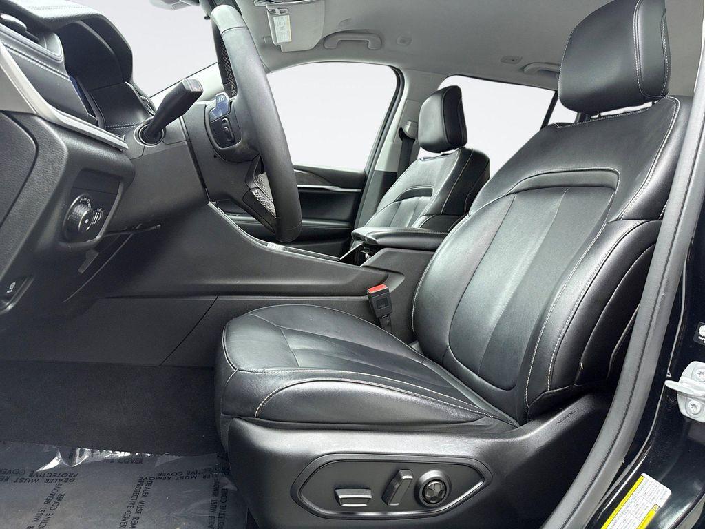 used 2023 Jeep Grand Cherokee car, priced at $31,199