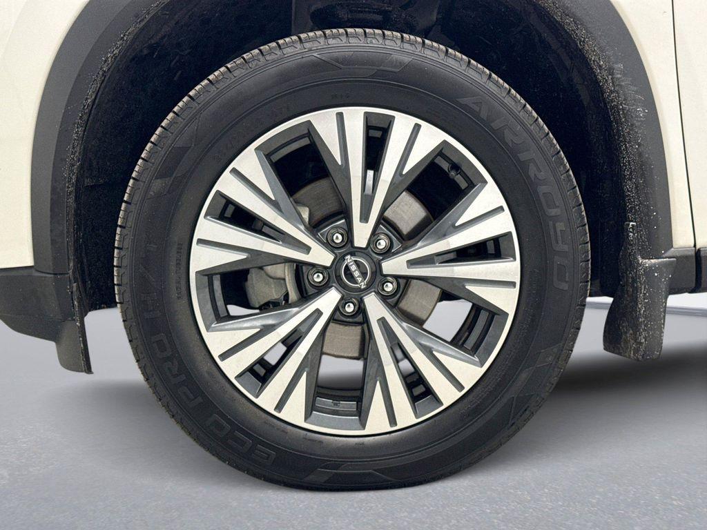 used 2023 Nissan Rogue car, priced at $23,300