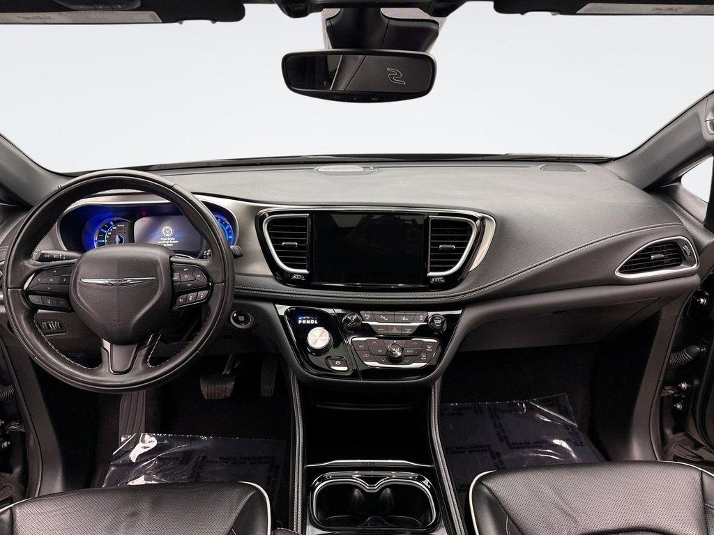 used 2022 Chrysler Pacifica Hybrid car, priced at $32,699