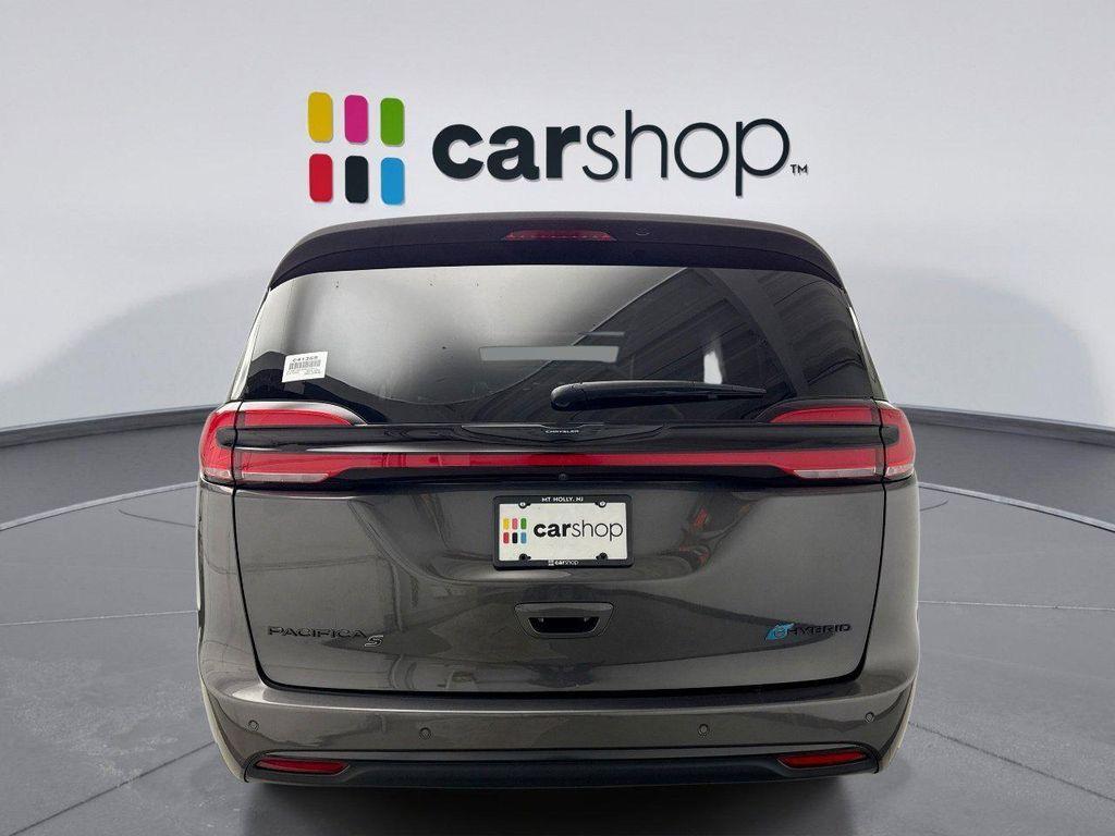 used 2022 Chrysler Pacifica Hybrid car, priced at $32,699