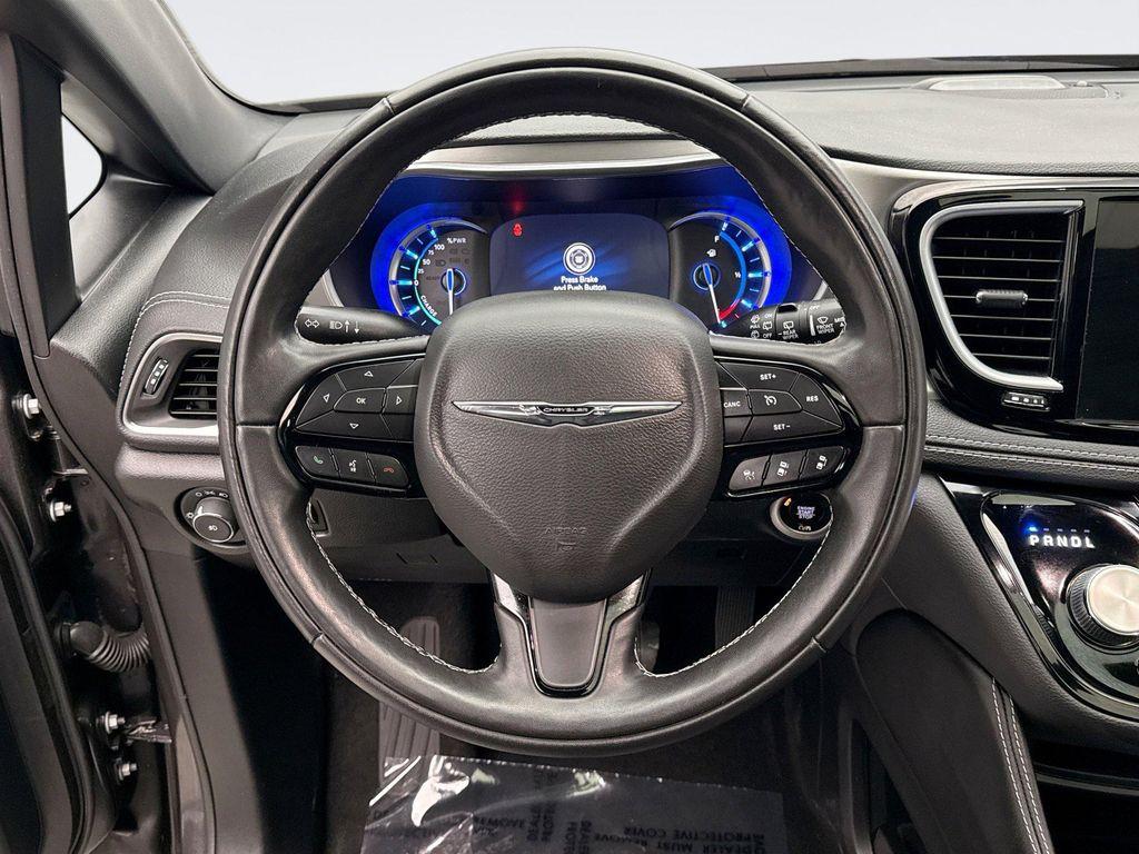 used 2022 Chrysler Pacifica Hybrid car, priced at $32,699