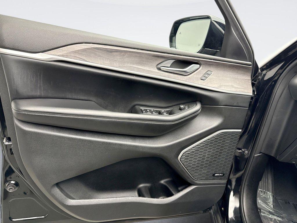 used 2023 Jeep Grand Cherokee car, priced at $30,198