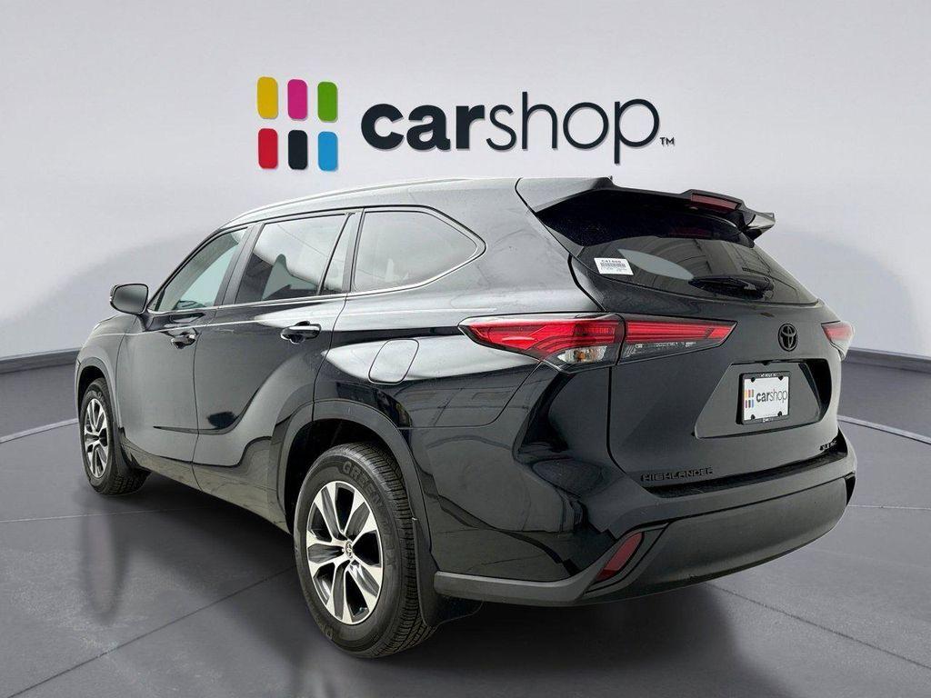 used 2023 Toyota Highlander car, priced at $38,599