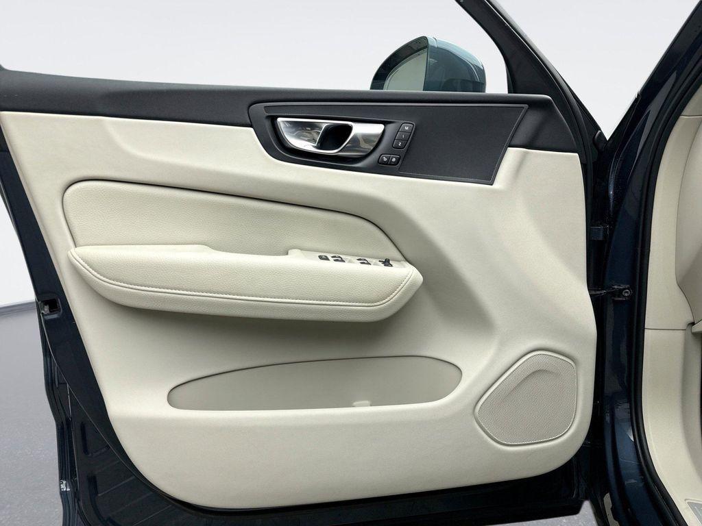 used 2020 Volvo XC60 car, priced at $22,149