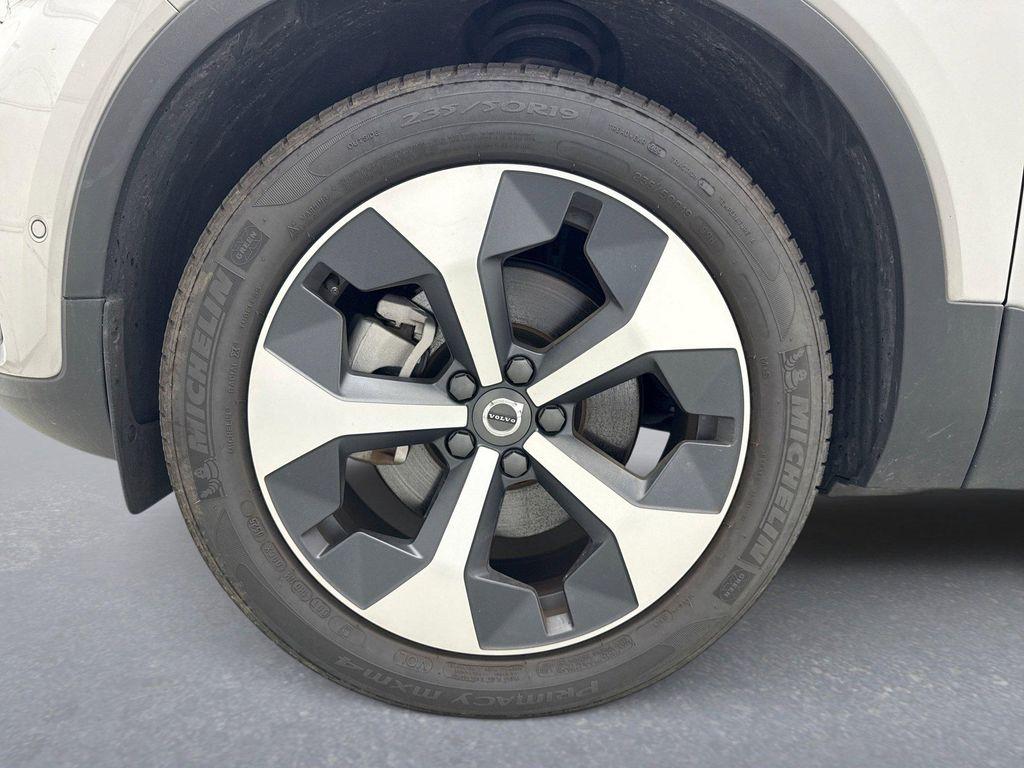 used 2025 Volvo XC40 car, priced at $33,098