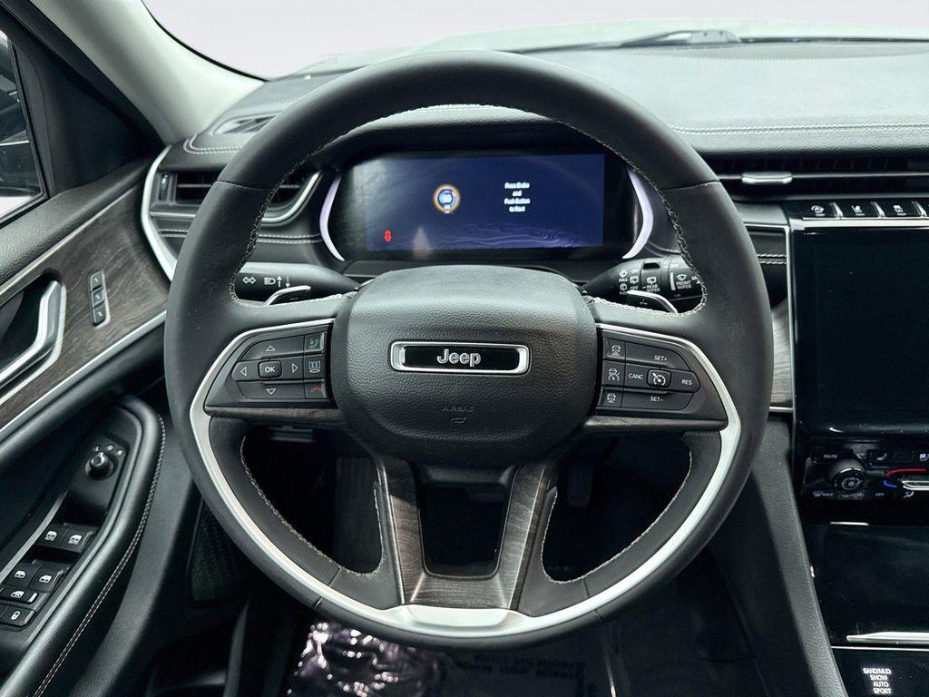 used 2023 Jeep Grand Cherokee car, priced at $31,399