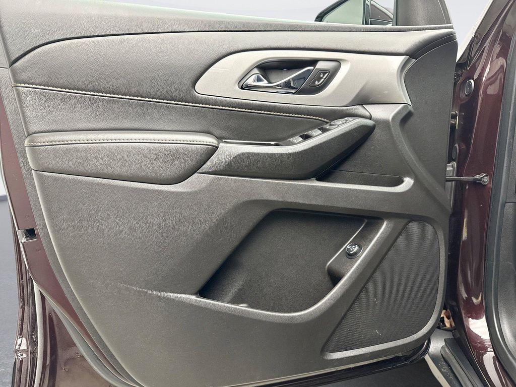 used 2020 Chevrolet Traverse car, priced at $19,349