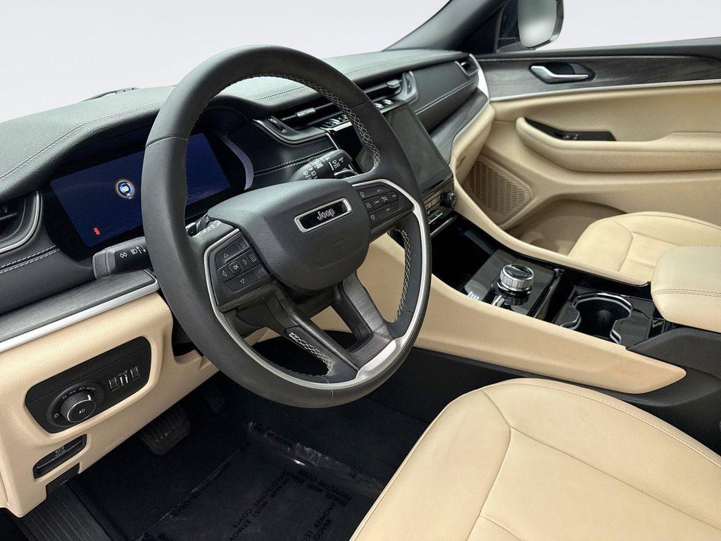 used 2023 Jeep Grand Cherokee car, priced at $31,999