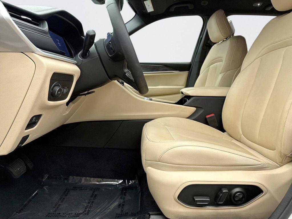 used 2023 Jeep Grand Cherokee car, priced at $31,999